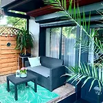 Uroczy Z Patio *