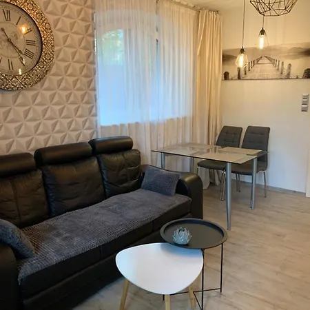 Lägenhet Uroczy Z Patio *