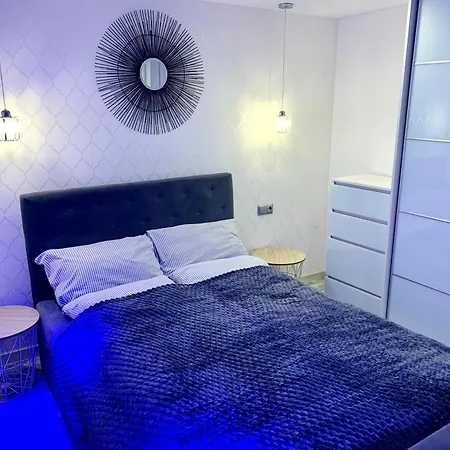 Lägenhet Uroczy Z Patio *