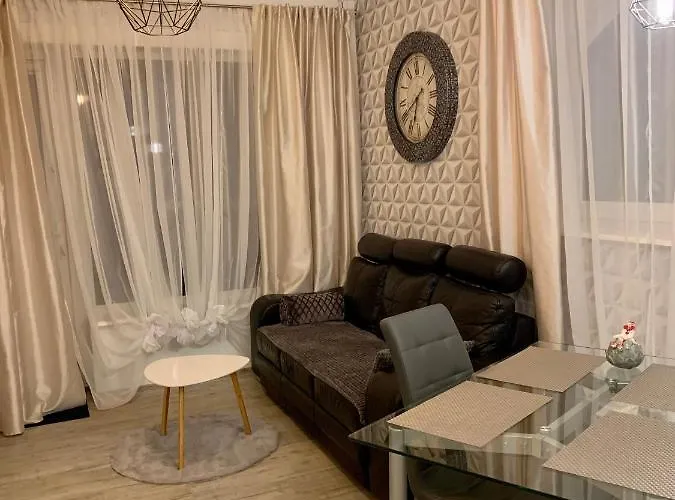 Lägenhet Uroczy Z Patio