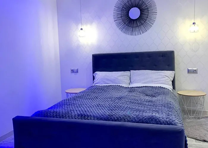 Uroczy Z Patio Lägenhet